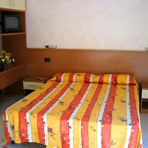 https://miriam-pietra-ligure.hotelitalianriviera.com